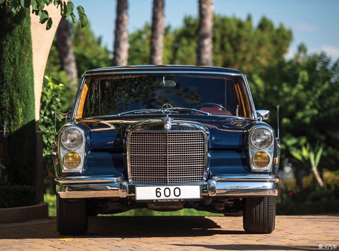 老爷车1963年奔驰欧美早期的加长版轿车图片1964年"奔驰600"普尔曼