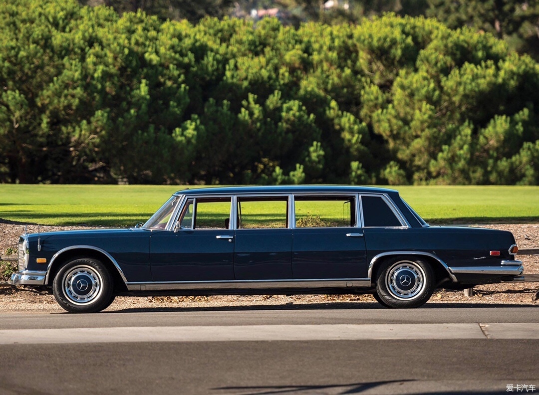 梅赛德斯奔驰600pullman从1963年到1981年奔驰生产了2677辆600型豪华