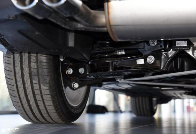 动力整体平顺高速偏弱实测宝马3系gt