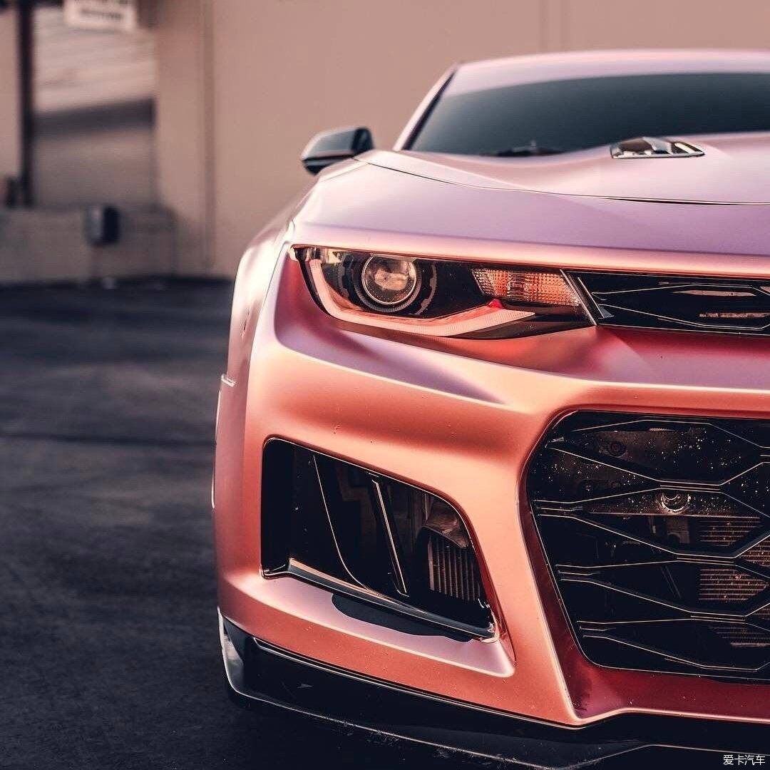 雪佛兰科迈罗camaro诱人玫瑰金震撼视觉