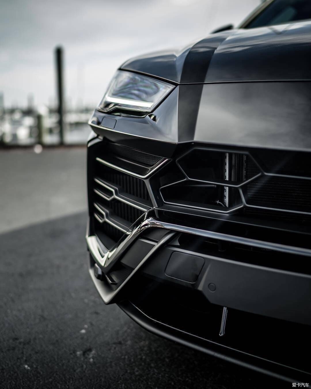 星球最快suv兰博基尼urus3秒2破百酷黑战甲孔武有力