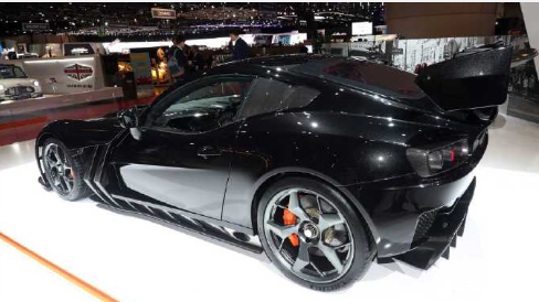 英国的小众超跑ginettaakula鲨鱼搭载60lv8自然吸气引擎匹配6速序列式