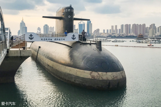 长征2号核潜艇图片