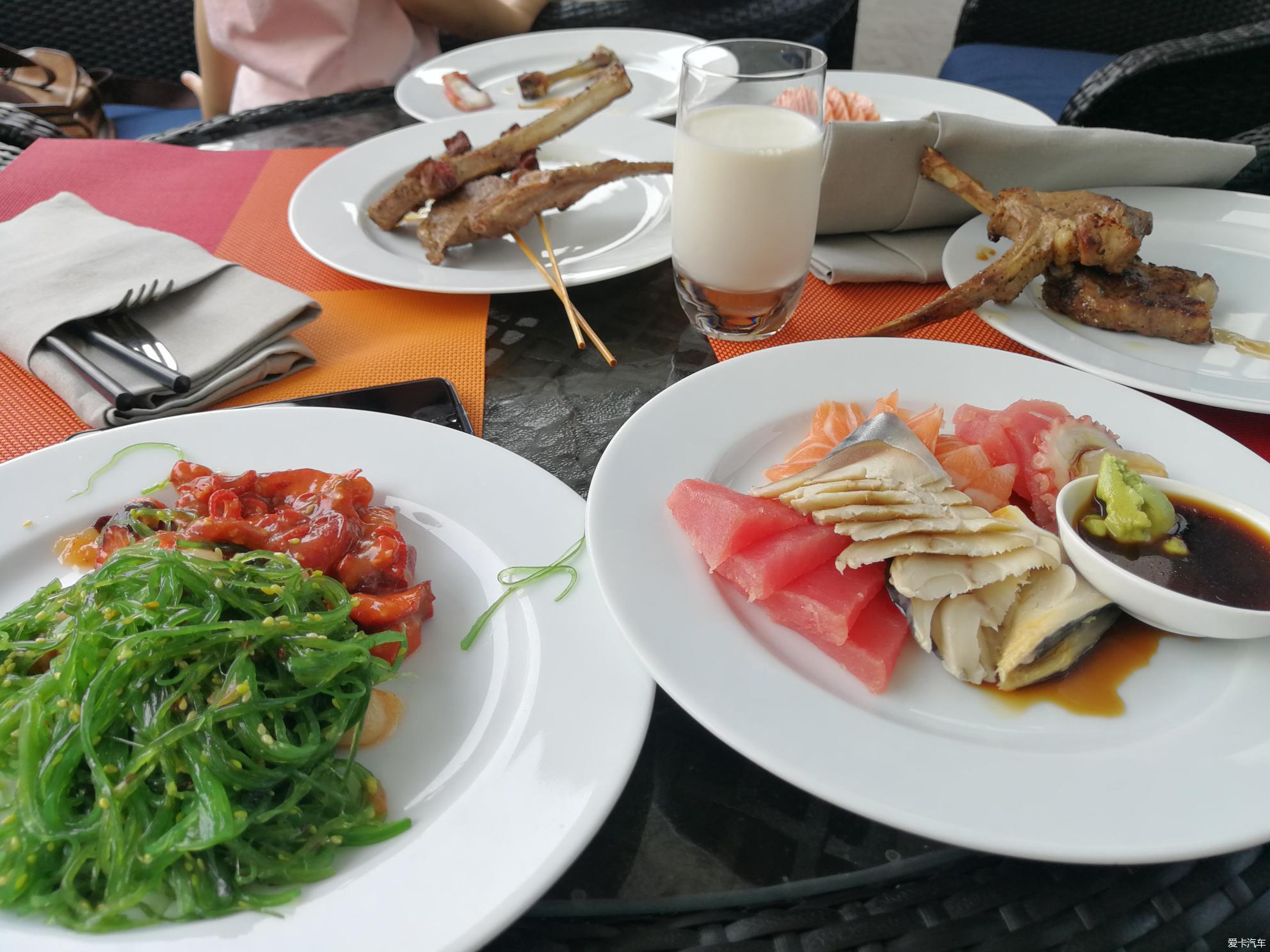 第一次在室外吃自助餐