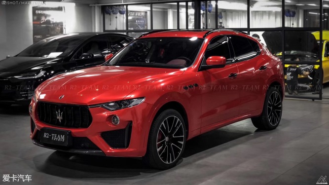 玛莎拉蒂levante高亮金属魅丽红